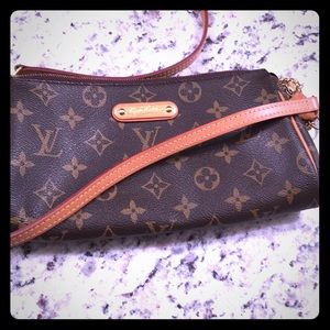 Louis Vuitton Eva clutch